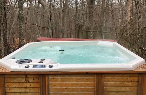 Amagansett North House | Gorgeous Secluded Oasis! Giant Pool ~ Hot Tub ~ 20 Acres Of Secluded Privacy!
