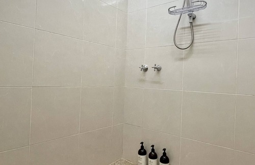 Blackburn South Apartment | Gorgeous Self-contained Studio