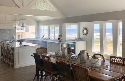 Pirates Beach House | Gorgeous, spacious beachside home in Pirate's Beach with Elevator