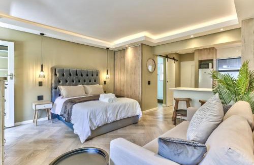 Three Anchor Bay Apartment | Gorgeous Studio in Sea Point