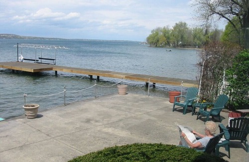 Canandaigua Cottage | Gorgeous Sunsets! Lake Level Home On Desirable East Side