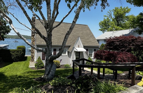 Canandaigua Cottage | Gorgeous Sunsets! Lake Level Home On Desirable East Side