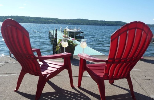 Canandaigua Cottage | Gorgeous Sunsets! Lake Level Home On Desirable East Side