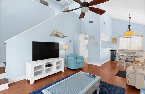 The Dunes House | Gorgeous Three Bedroom Home in the Dunes with Bikes, Steps to Beach