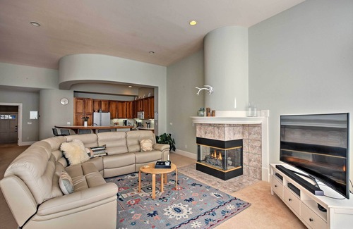 Fraser House | Gorgeous Townhome w/Fraser Valley Mountain Views!