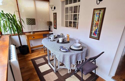 Snainton House | Gorgeous Two Bedroom Cottage, Pet Friendly!