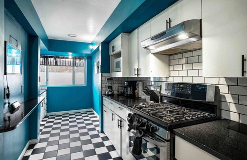 University Heights House | Gorgeous UNM/Nob Hill/Downtown PRIME location!🏠 MONTHLY STAYS AVAILABLE!