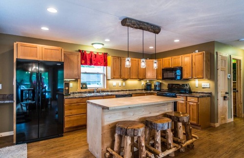 Balsam Lake Cabin | Gorgeous Up at the Lake Home With Modern Features!