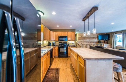 Balsam Lake Cabin | Gorgeous Up at the Lake Home With Modern Features!