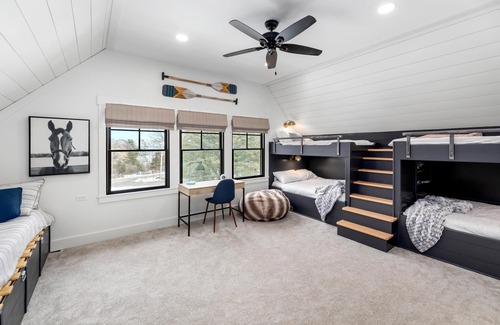 Markesan House | Gorgeous updated home 1 block from Green Lake waters