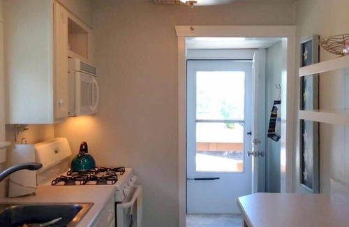 Gardens House | GORGEOUS UPSTAIRS, 2 FLR, 4 BR, 2 BA CONDO IN RELAXING GARDENS! DECK & BACKYARD