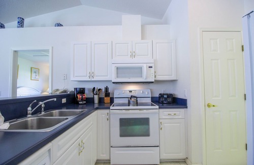 Inverness House | Gorgeous Vacation Ciska 3 Bedroom Home by Redawning