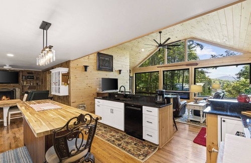 Blairsville Cabin | Gorgeous View of Lake Nottely!