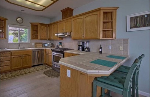 Marine Terrace House | Gorgeous Views ~ Recently Renovated ~ 30 Day Minimum Rental