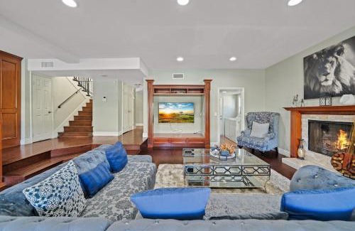 North Hollywood House | Gorgeous Villa with Private Heated Pool