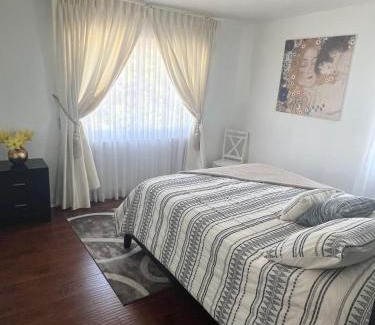 North Hollywood House | Gorgeous Villa with Private Heated Pool