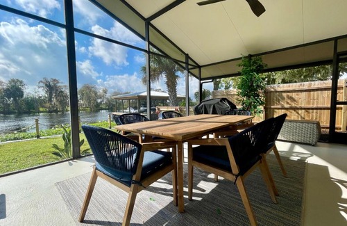Lemon Bluff House | Gorgeous waterfront home on the St. Johns River