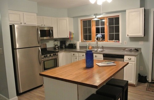 Nobleboro House | Gorgeous Waterfront& Yard on Damariscotta Lake with an Amazing Home