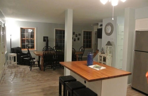 Nobleboro House | Gorgeous Waterfront& Yard on Damariscotta Lake with an Amazing Home