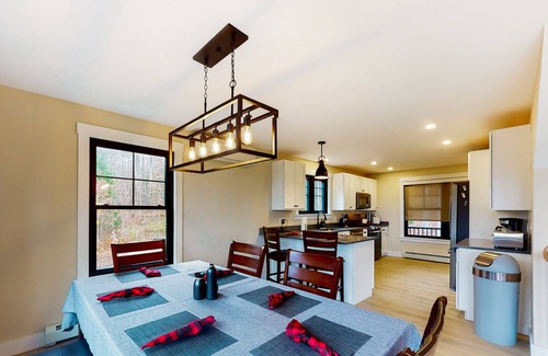 Bethel House | Gorgeously updated hillside home with private hot tub, firepit & mountain view
