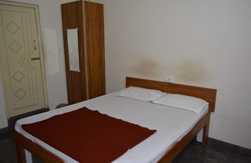 Yeshwanthpur Hotel | Goroomgo Banglore Residency Banglore