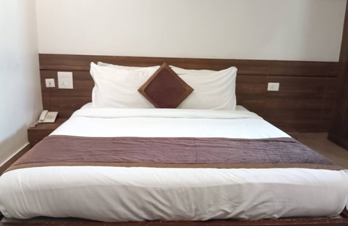 Hisar Hotel | Goroomgo City Square Hisar