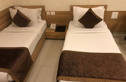 Hisar Hotel | Goroomgo City Square Hisar