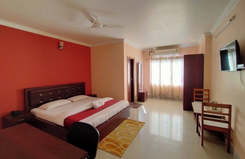 Hatigaon Hotel | Goroomgo Crystal Inn Guwahati