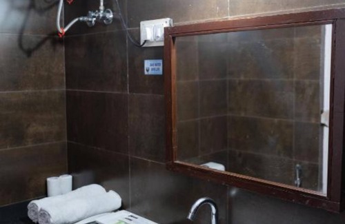 Old Manali Hotel | Goroomgo Hotel Conifer Manali