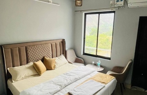 Shivanandi Hotel | Goroomgo Kaffal Hotel and Restaurant Rudraprayag