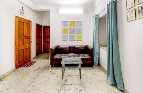 Kolkata Hotel | Goroomgo Priyanshu Guest House Ruby Kolkata