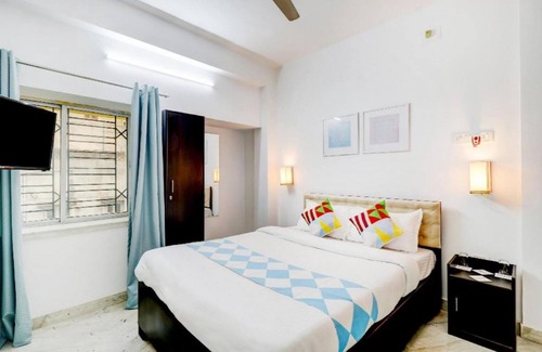 Kolkata Hotel | Goroomgo Priyanshu Guest House Ruby Kolkata