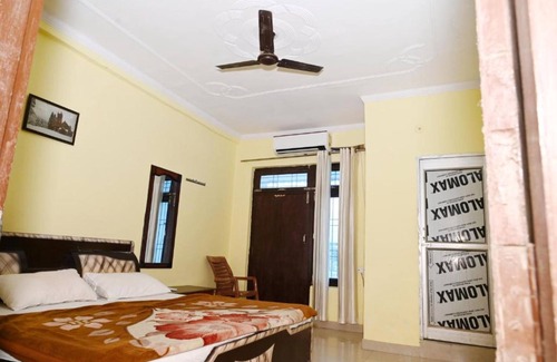Khatima Hotel | Goroomgo Shumangalam & Banquet Hall
