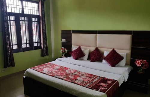 Yeshwanthpur Hotel | Goroomgo Veekay Regency Bengaluru