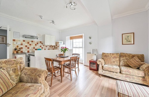 Lanreath Apartment | Gorran Apartment With Outdoor Pool And Gardens In Historic Mansion House