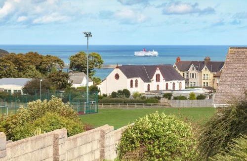 Fishguard House | Gorwel Glas