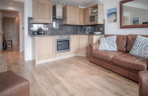 Tenby Apartment | Goscar Court - 1 Bedroom Apartment - Tenby