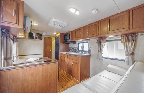 Sokcho House | Goseong Jjun Camping Pension
