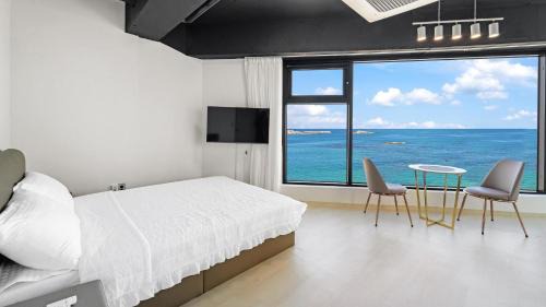 Sokcho House | Goseong Leumeleu63 Pension