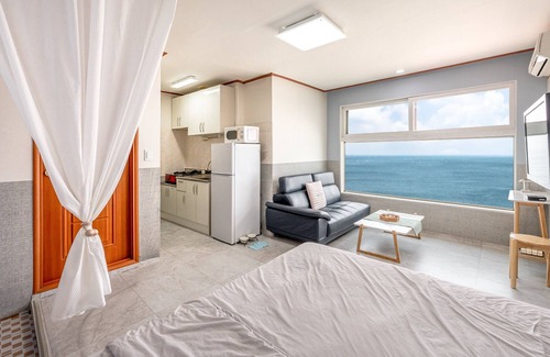 Sokcho House | Goseong Napoli House Pension