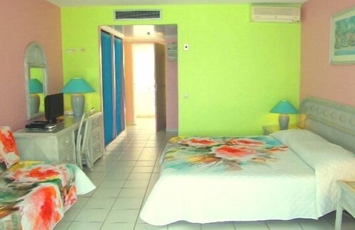 Pointe de la verdure Apartment | Gosier: studio - 1 room - 2/4 persons