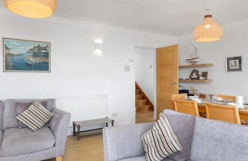 Moelfre House | Gosteg
