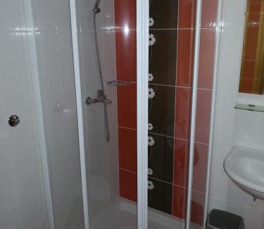 Sezana House | Gostilna pri Dragici, gostilna s prenočišči, d.o.o.