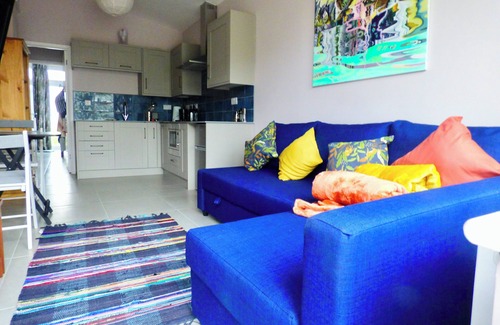 Southgate Apartment | Gower - 2 Beds - Parking - EV Charger - Wifi