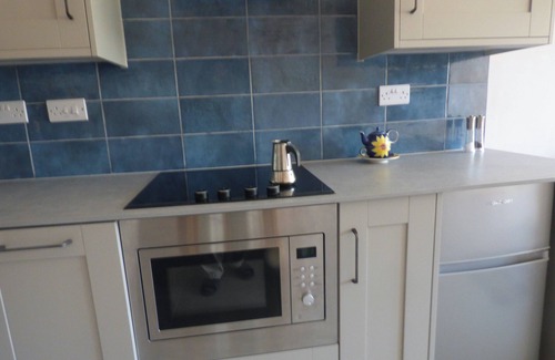 Southgate Apartment | Gower - 2 Beds - Parking - EV Charger - Wifi