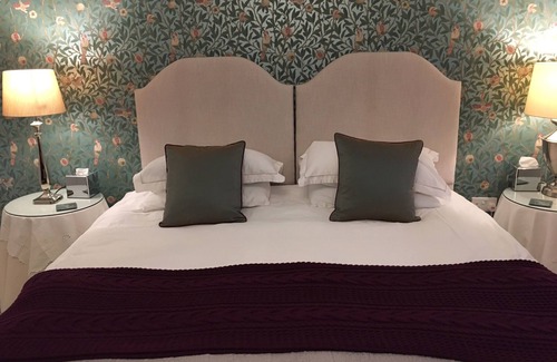 St. Florence Bed & Breakfast | Gower View Luxury bed & Breakfast