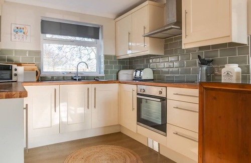 Scurlage Ski Chalet | Gowerhaven in the beautiful Swansea
