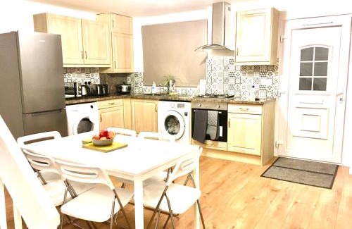 Ashford Apartment | Grace Apartments - Living Stone 1