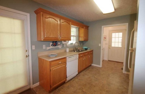 Crossville House | Grace Hill Get-away…Style & Comfort in 3/2 Home
