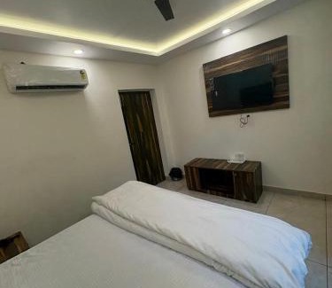 Paltan Bazaar Bed & Breakfast | GRACE Inn